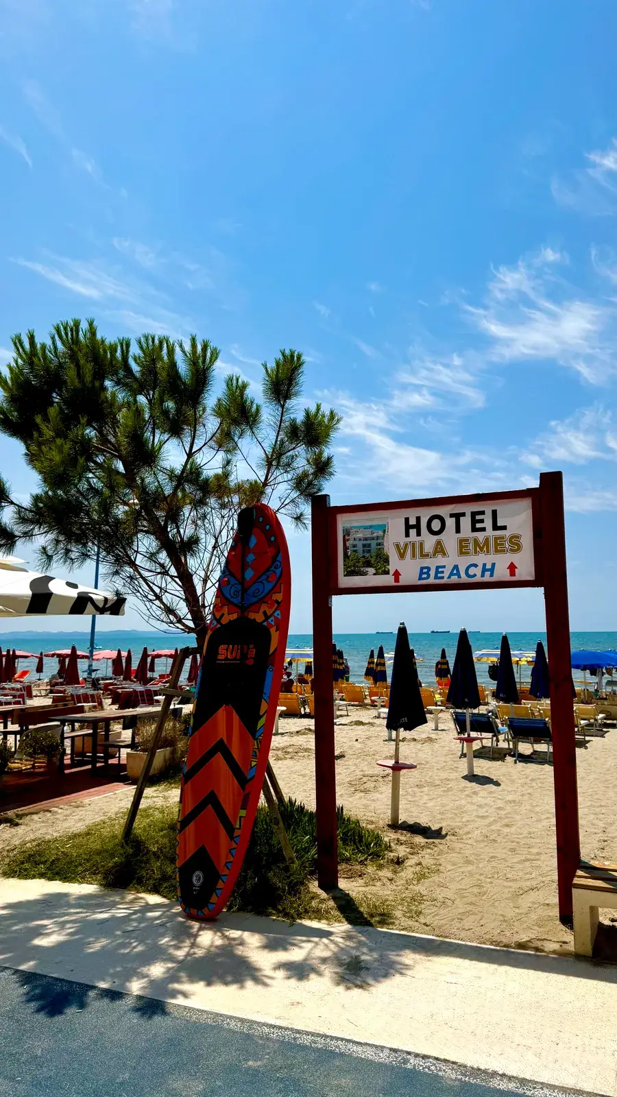 Plazhi i Durrësit disa minuta larg Vila Emes