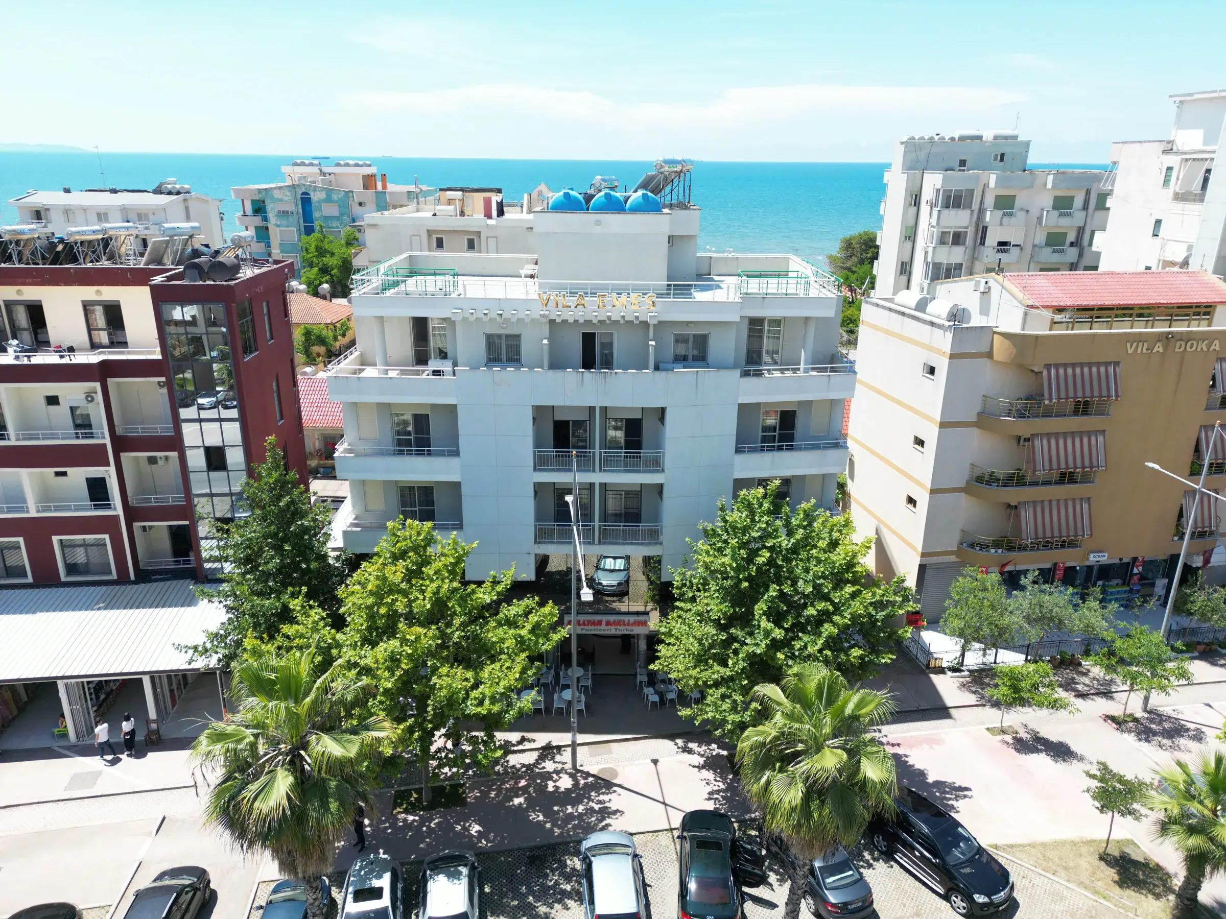 Pamje ajrore e Vila Emes dhe Adriatikut — Plazh, Durrës