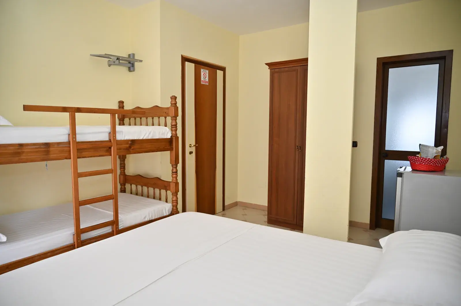 Quadruple Room with Sea View — dhomë familjare me pamje deti, Vila Emes, Plazh, Durrës