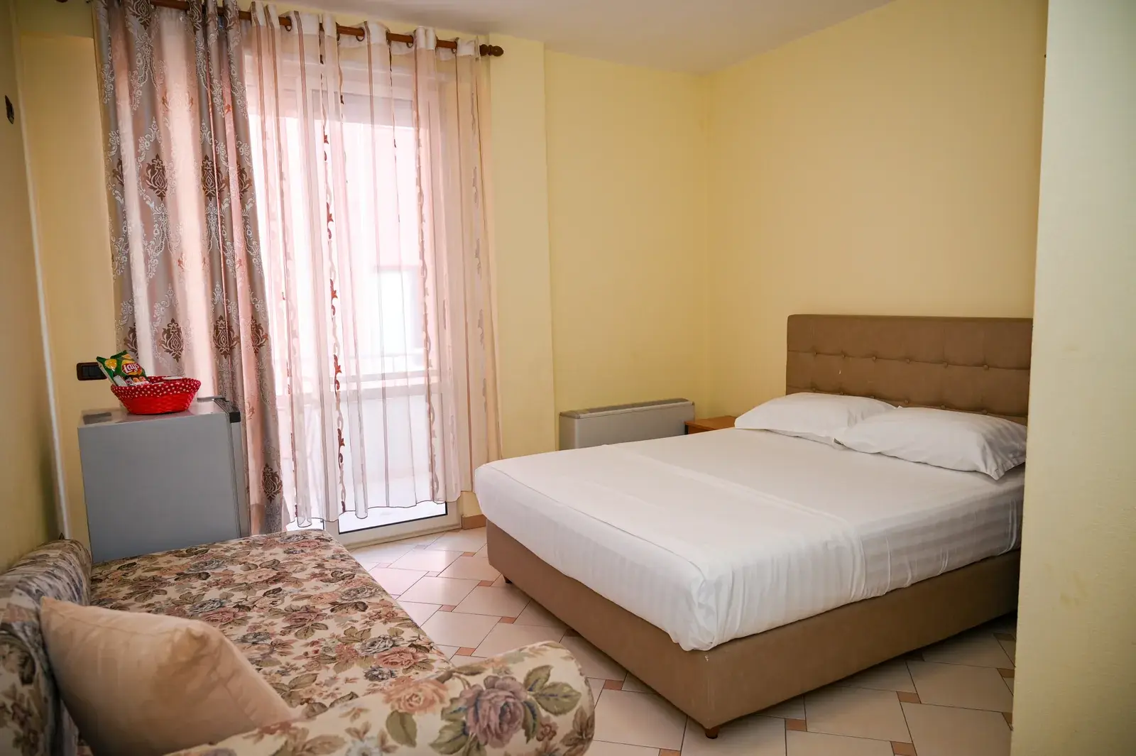 Family Room with Balcony — dhomë familjare me pamje deti, Vila Emes, Plazh, Durrës