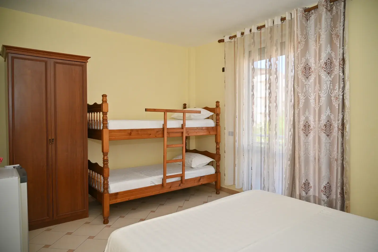 Bunk beds in a family room — Vila Emes, Plazh, Durrës
